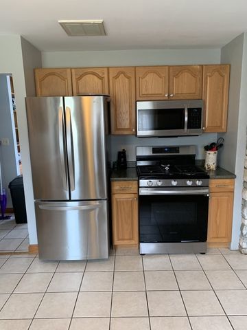 156 Eastview Ave, Somerset, MA 02726