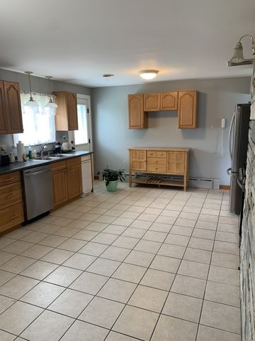 156 Eastview Ave, Somerset, MA 02726