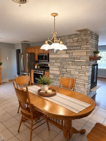 156 Eastview Ave, Somerset, MA 02726