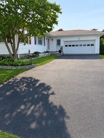 156 Eastview Ave, Somerset, MA 02726