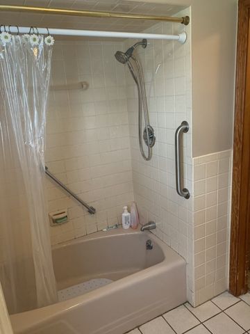156 Eastview Ave, Somerset, MA 02726