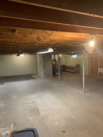 156 Eastview Ave, Somerset, MA 02726