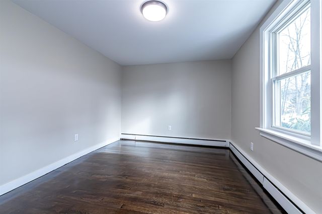 52 Whittier Street, Newton, NH 03858