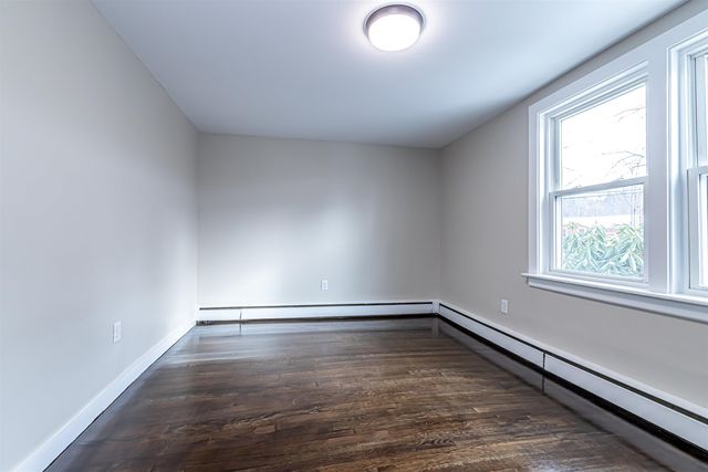 52 Whittier Street, Newton, NH 03858