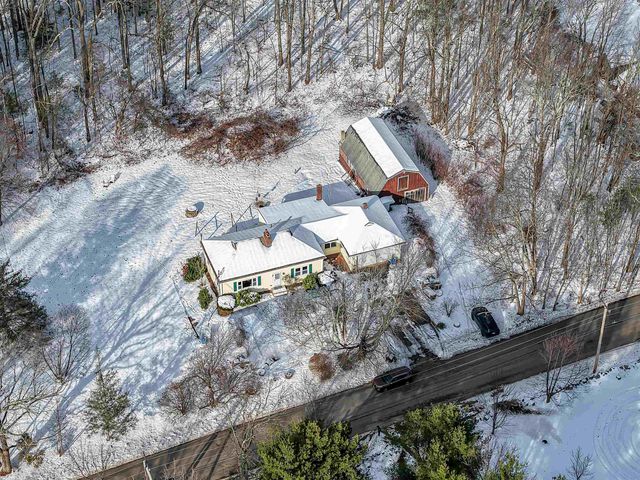 52 Whittier Street, Newton, NH 03858