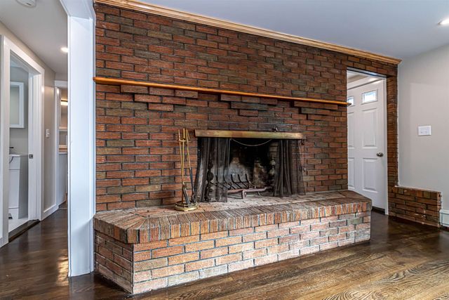 52 Whittier Street, Newton, NH 03858