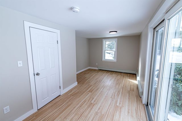 52 Whittier Street, Newton, NH 03858