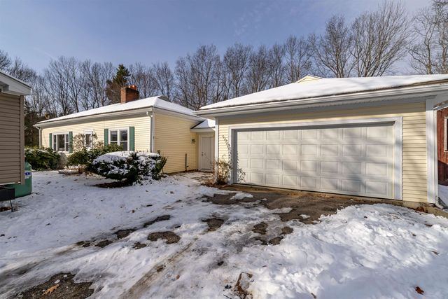 52 Whittier Street, Newton, NH 03858