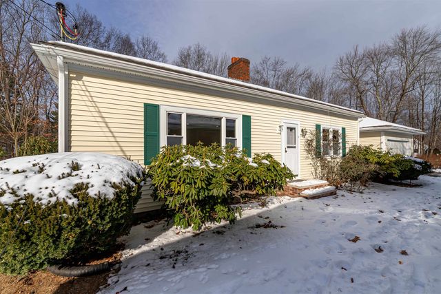 52 Whittier Street, Newton, NH 03858