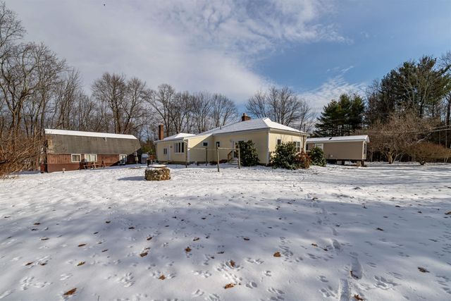 52 Whittier Street, Newton, NH 03858