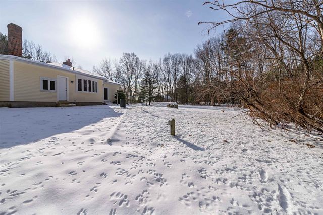 52 Whittier Street, Newton, NH 03858