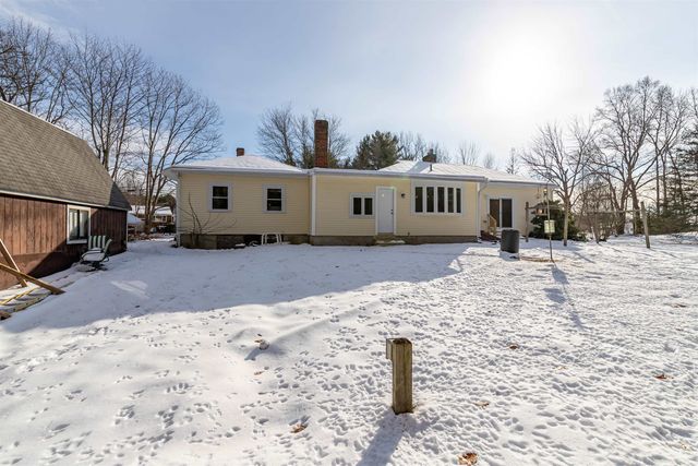 52 Whittier Street, Newton, NH 03858