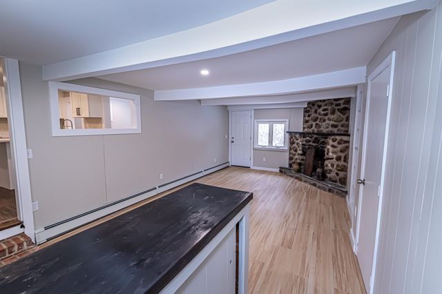 52 Whittier Street, Newton, NH 03858