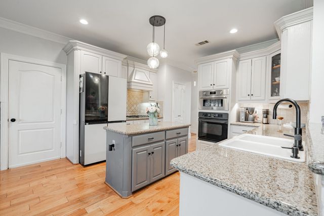 12155 Saint Patricks Drive, Talty, TX 75126