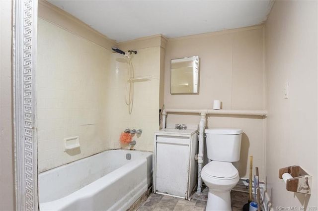 71 Blackhall Street, New London, CT 06320