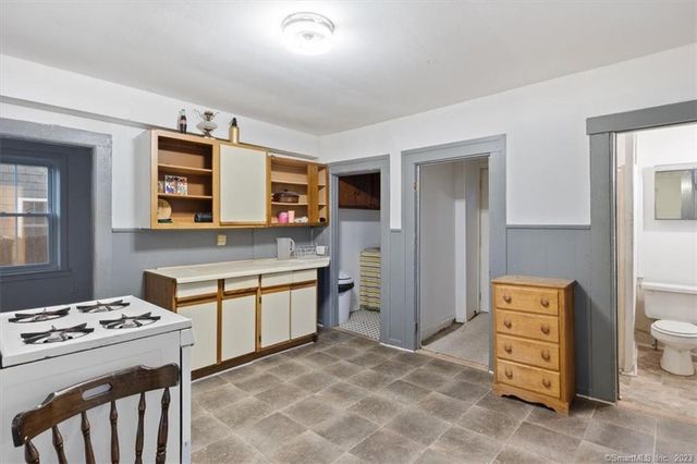 71 Blackhall Street, New London, CT 06320