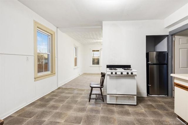 71 Blackhall Street, New London, CT 06320