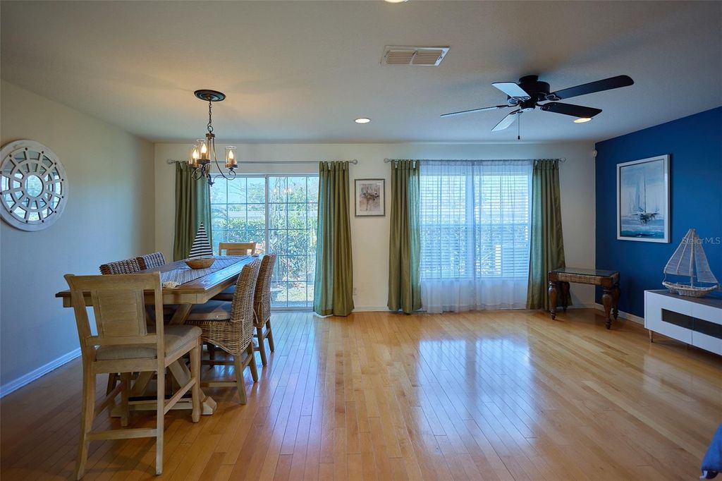 Image 11 of property listing at 2016 SUNSET MEADOW DRIVE, Clearwater, FL 33763