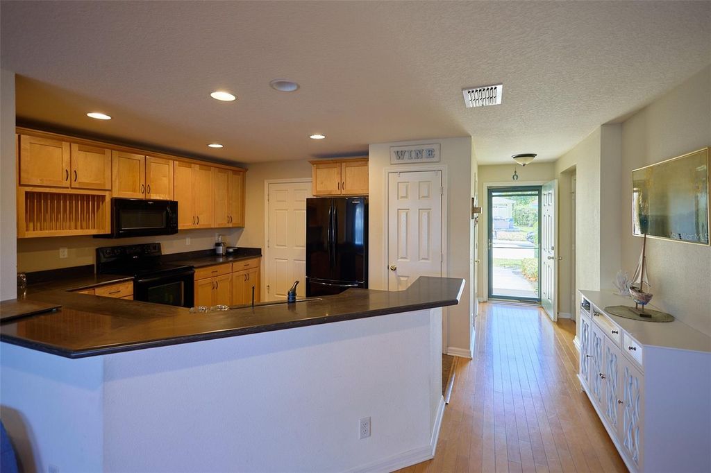 Image 13 of property listing at 2016 SUNSET MEADOW DRIVE, Clearwater, FL 33763