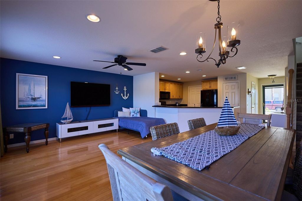 Image 4 of property listing at 2016 SUNSET MEADOW DRIVE, Clearwater, FL 33763