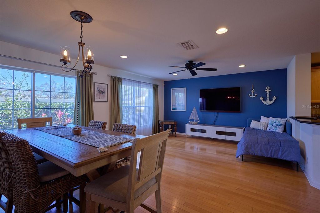 Image 5 of property listing at 2016 SUNSET MEADOW DRIVE, Clearwater, FL 33763