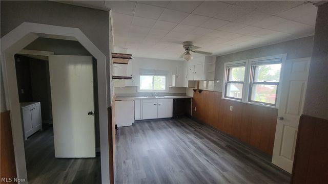 1292 Stratford Street, Barberton, OH 44203