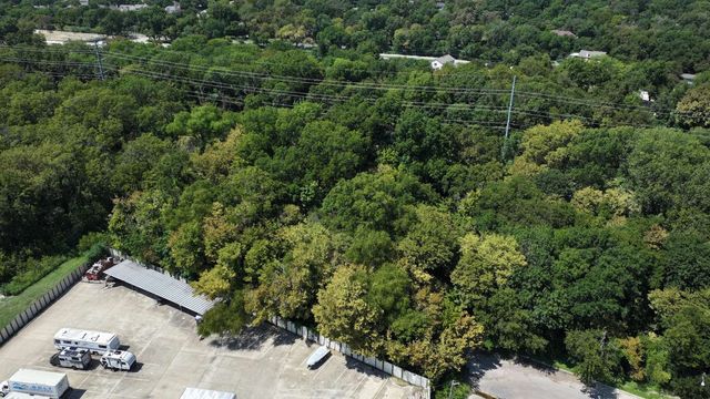 8000 Valley Glen Drive, Dallas, TX 75228