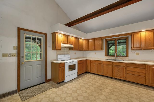 322 Slab City Road, Grafton, NH 03240