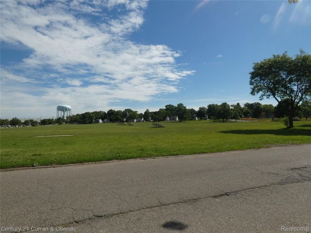 136 E Rundell Street, Pontiac, MI 48342