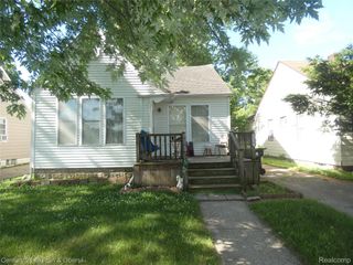 136 E Rundell Street, Pontiac, MI 48342