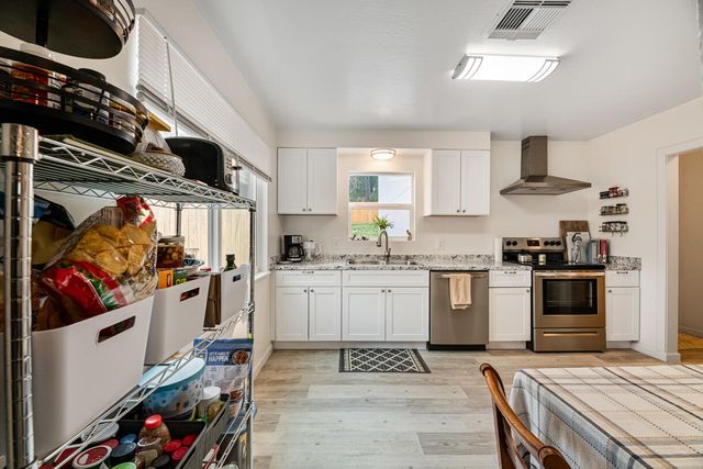221 Acorn Street, Merlin, OR 97532