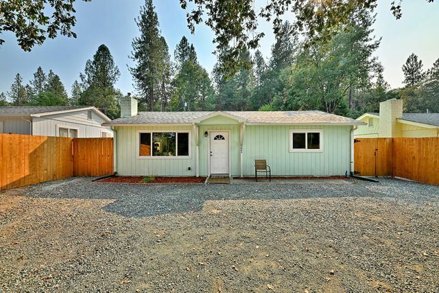 221 Acorn Street, Merlin, OR 97532