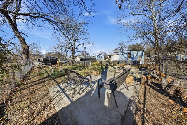 610 Walter Road, Gainesville, TX 76240