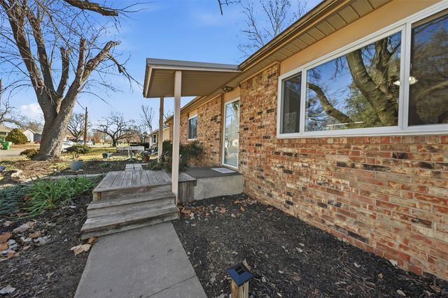 610 Walter Road, Gainesville, TX 76240