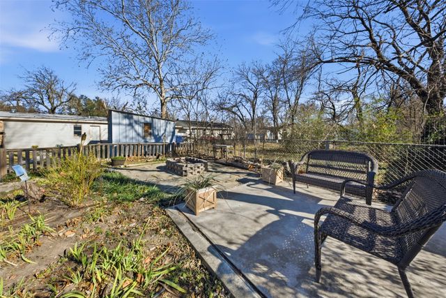 610 Walter Road, Gainesville, TX 76240