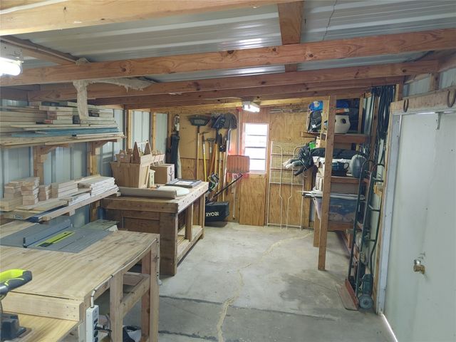 610 Walter Road, Gainesville, TX 76240