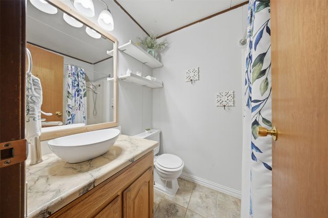 610 Walter Road, Gainesville, TX 76240