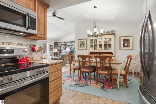 2135 Hammond Place W, Traverse City, MI 49686