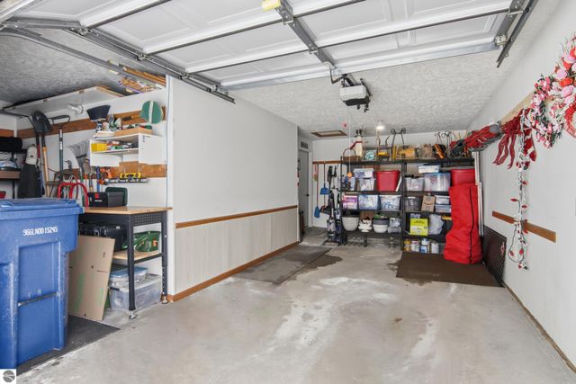 2135 Hammond Place W, Traverse City, MI 49686