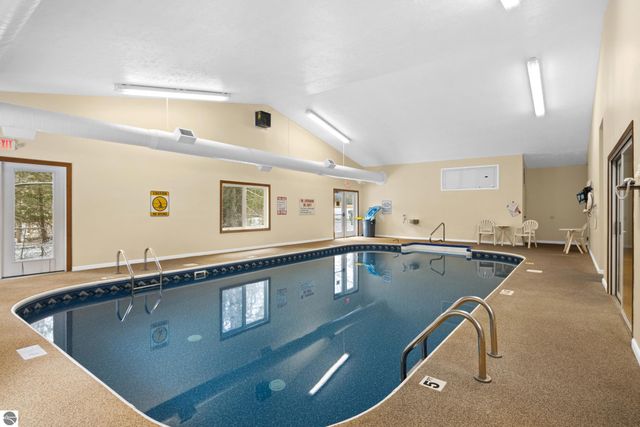 2135 Hammond Place W, Traverse City, MI 49686