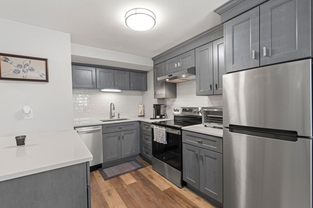 392 E 8th St 1, Boston, MA 02127