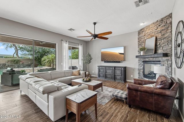 359 E Frances Lane, Gilbert, AZ 85295