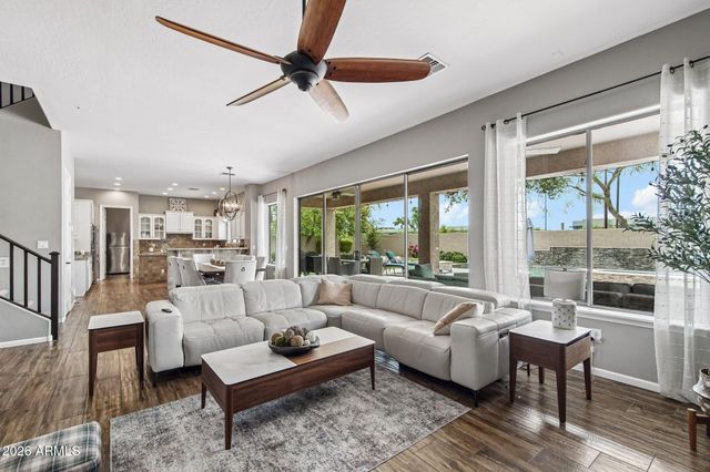 359 E Frances Lane, Gilbert, AZ 85295