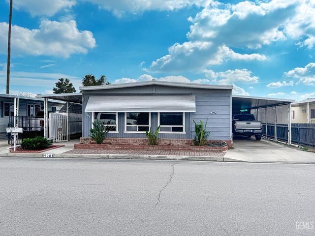 1005 Crown Avenue, Bakersfield, CA 93301