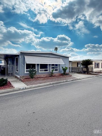 1005 Crown Avenue, Bakersfield, CA 93301