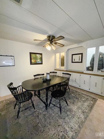 1005 Crown Avenue, Bakersfield, CA 93301