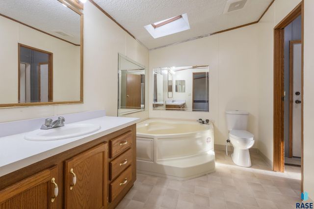 1200 N Violet Pl Place, Sioux Falls, SD 57103