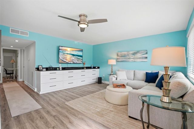 11201 80TH AVE 102, Seminole, FL 33772