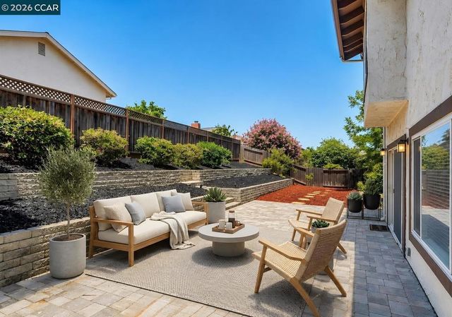 2307 Oak Glen Cir, Martinez, CA 94553