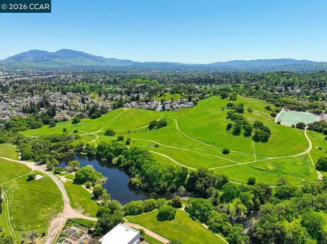 2307 Oak Glen Cir, Martinez, CA 94553